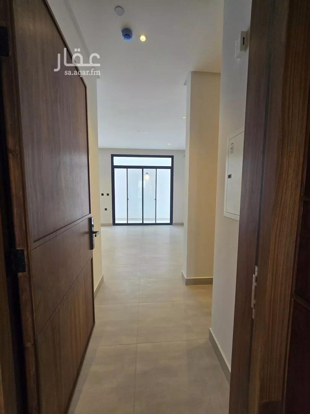 شقة 2 غرف في العقيق 10