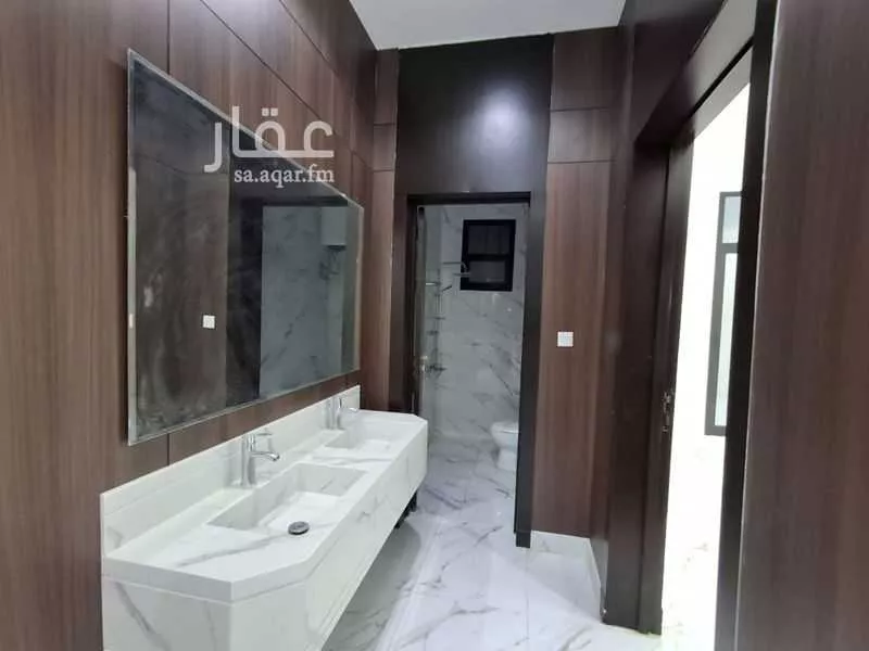 فيلا 5 غرف في العريجاء الغربية 10