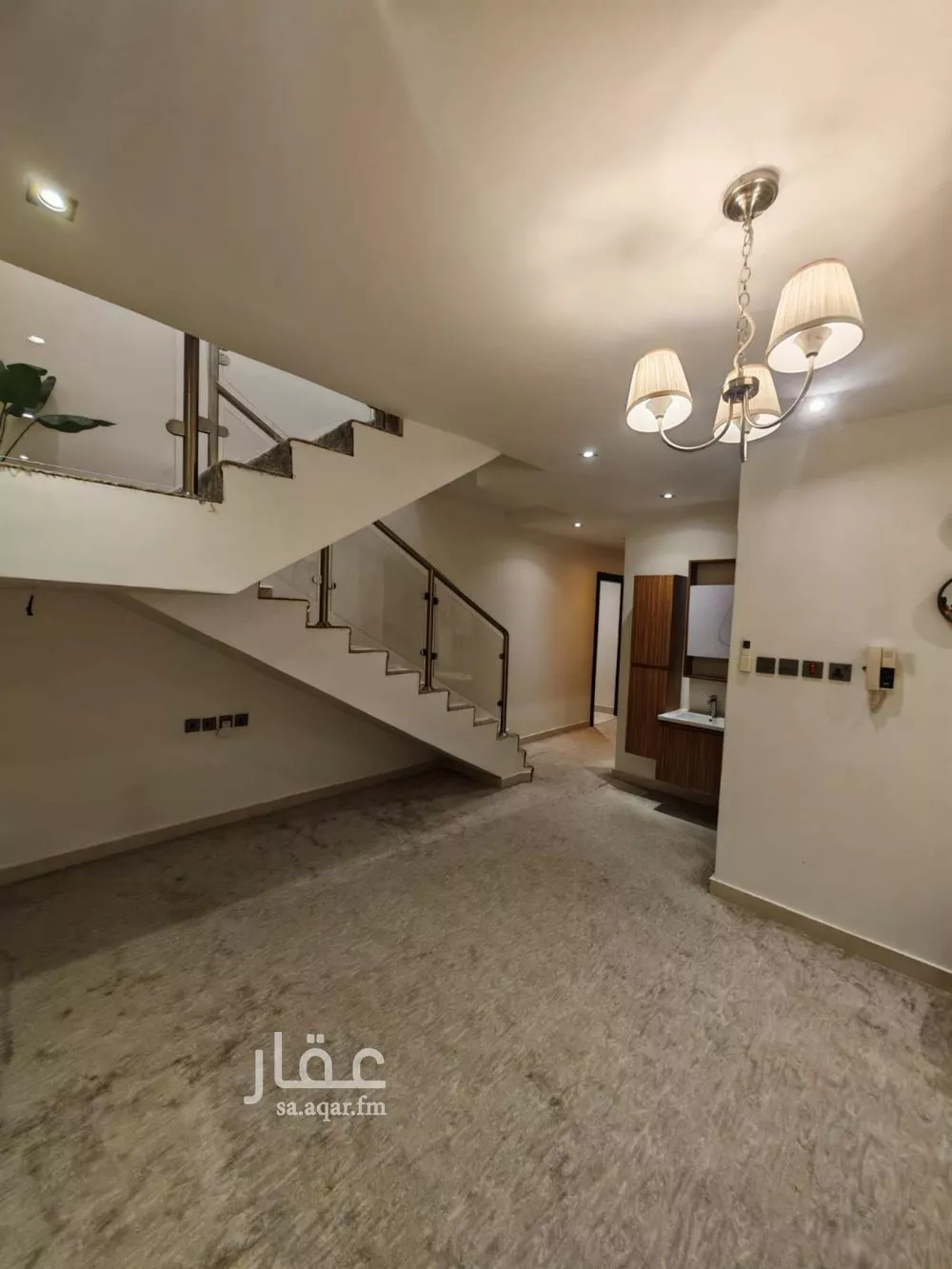 فيلا 4 غرف في العارض 4