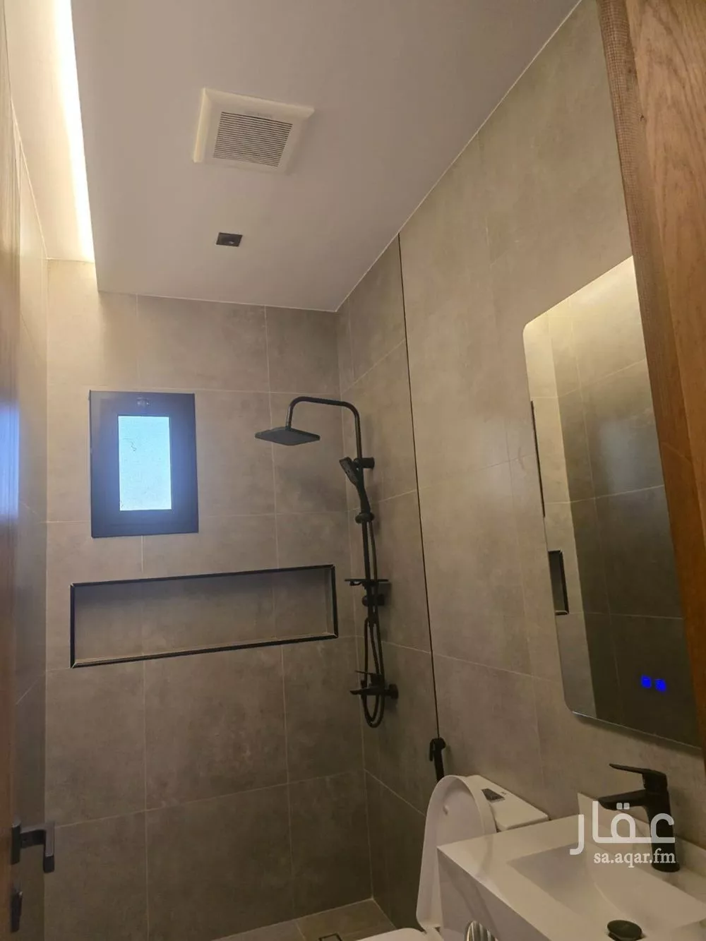 شقة 4 غرف في النعيم 8