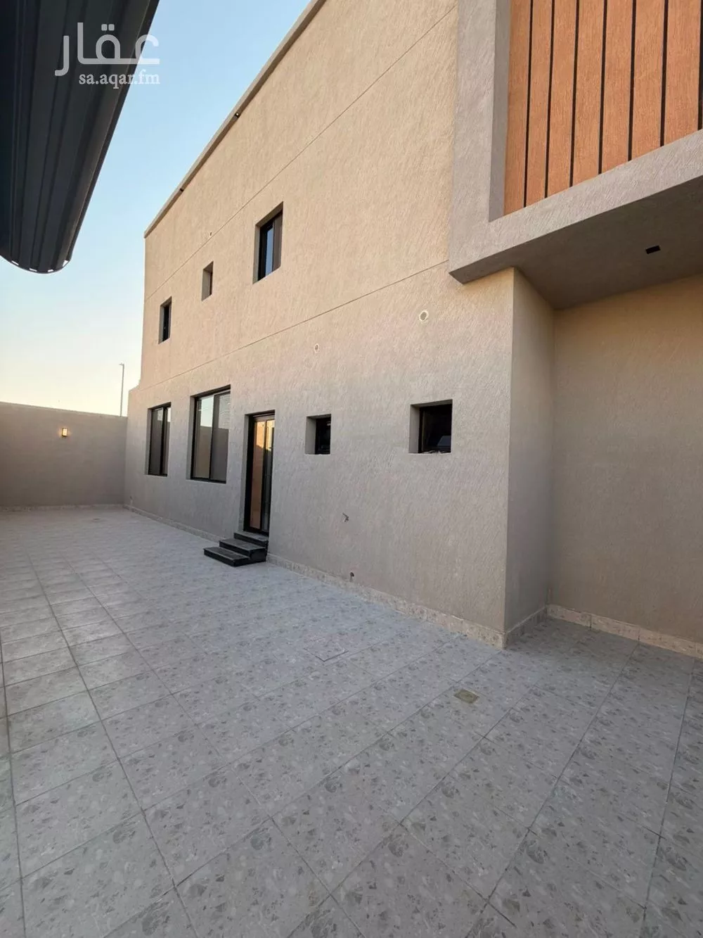 فيلا 8 غرف في الشراع 3