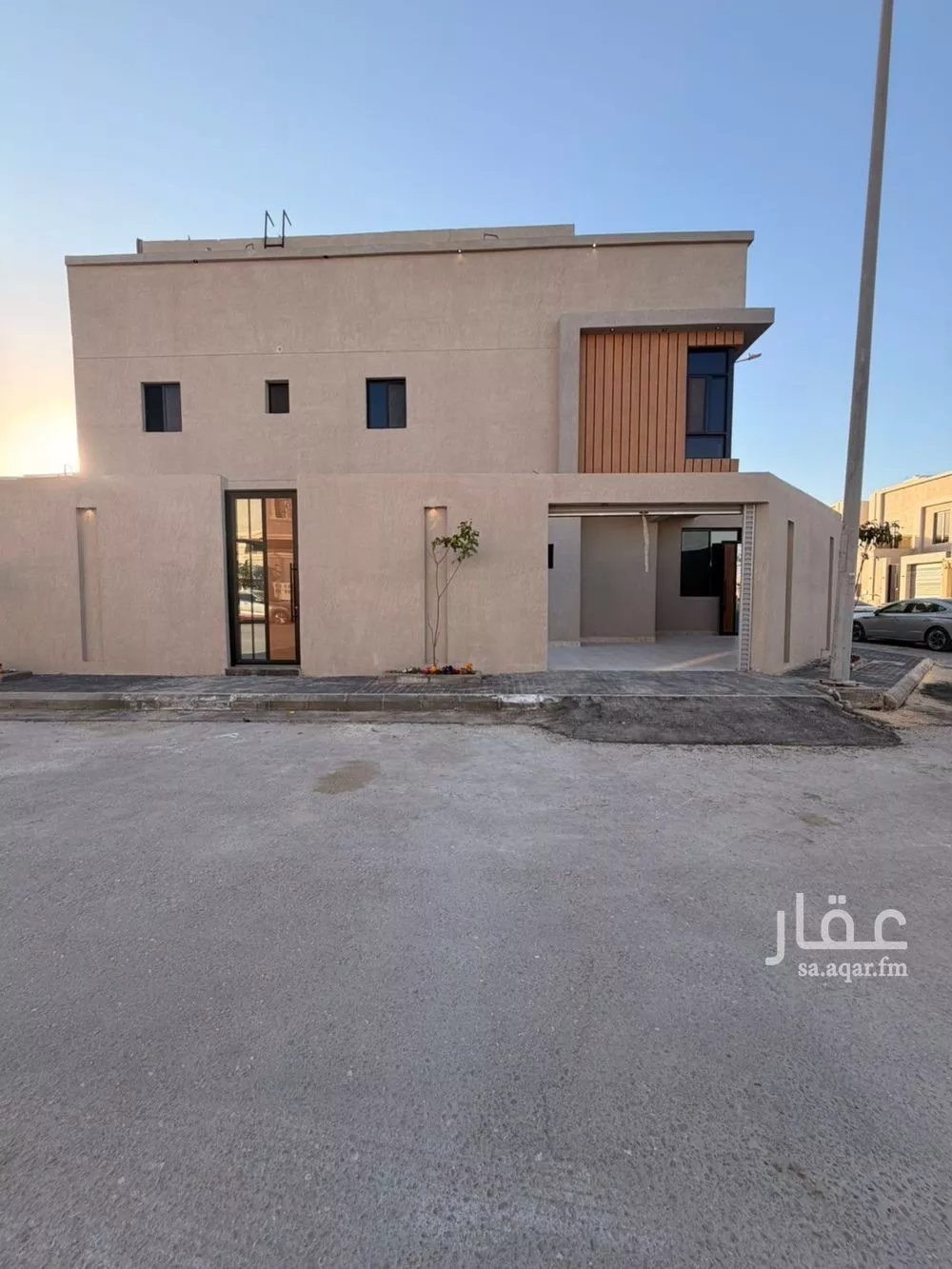 فيلا 8 غرف في الشراع 4