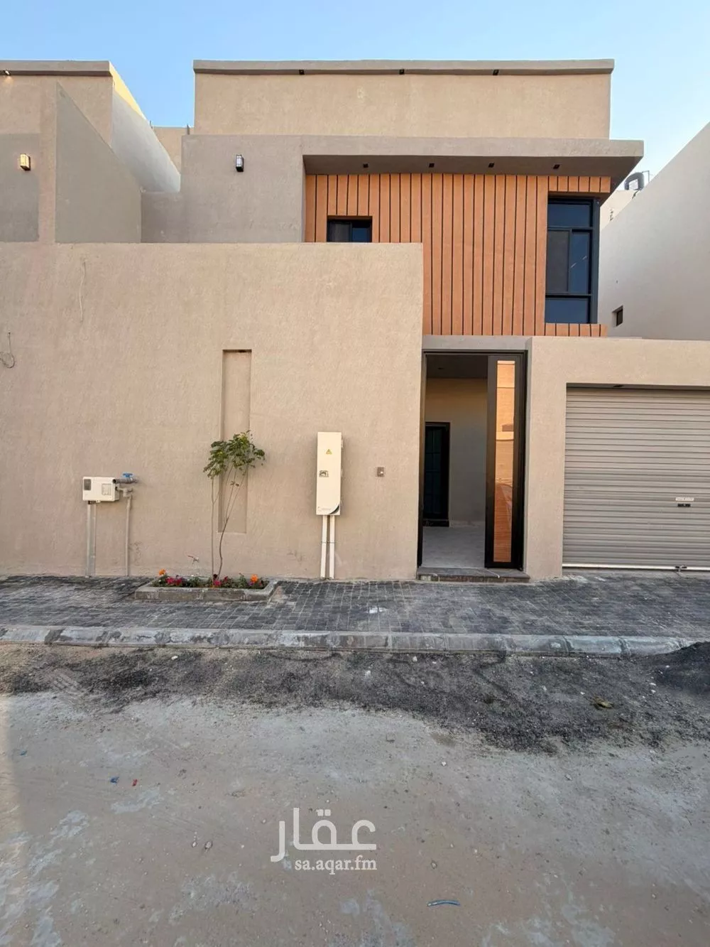 فيلا 8 غرف في الشراع 5