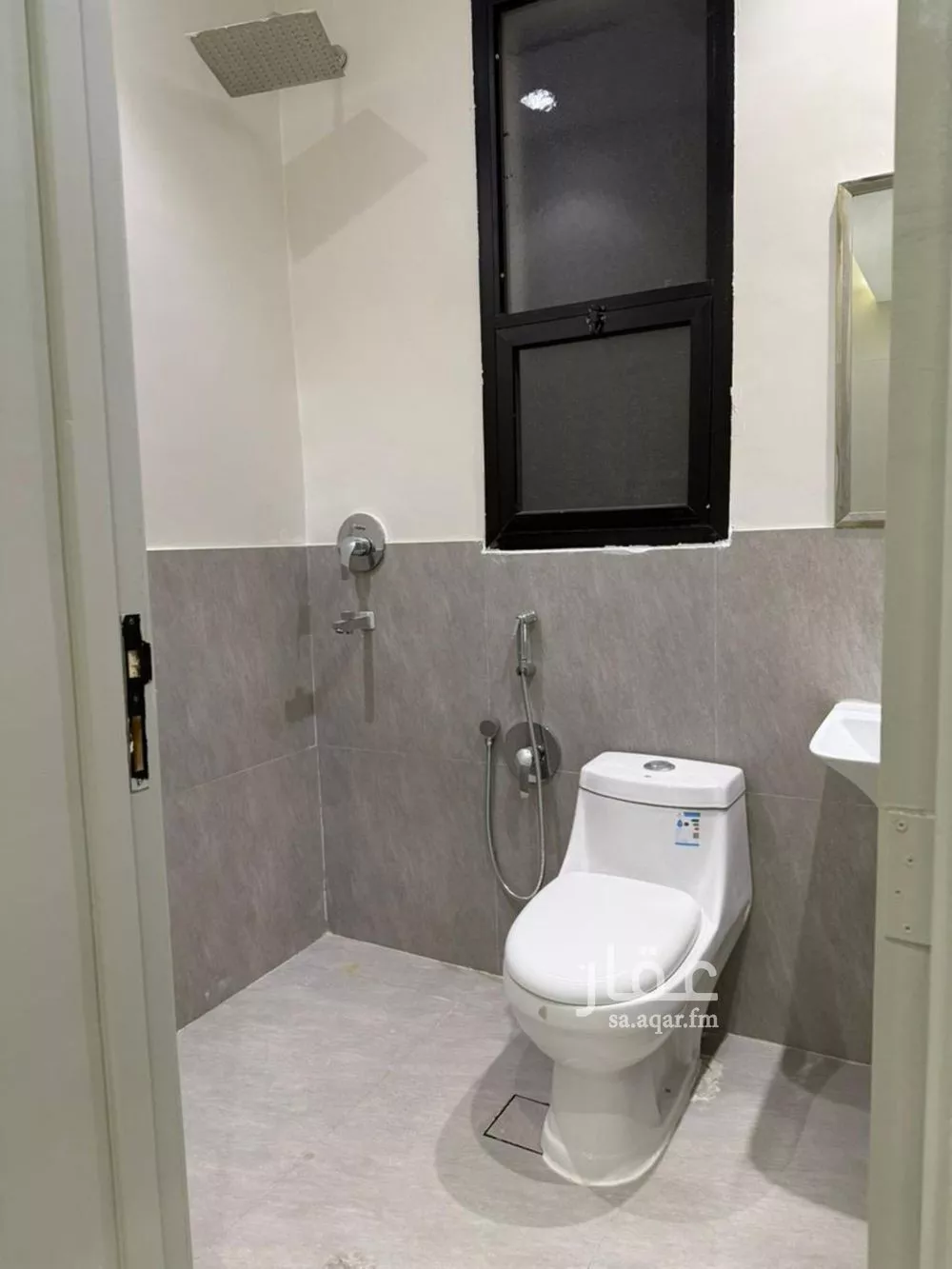 شقة 3 غرف في الرمال 4