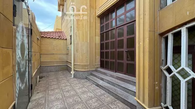 فيلا 7 غرف في الدانة الشمالية 7