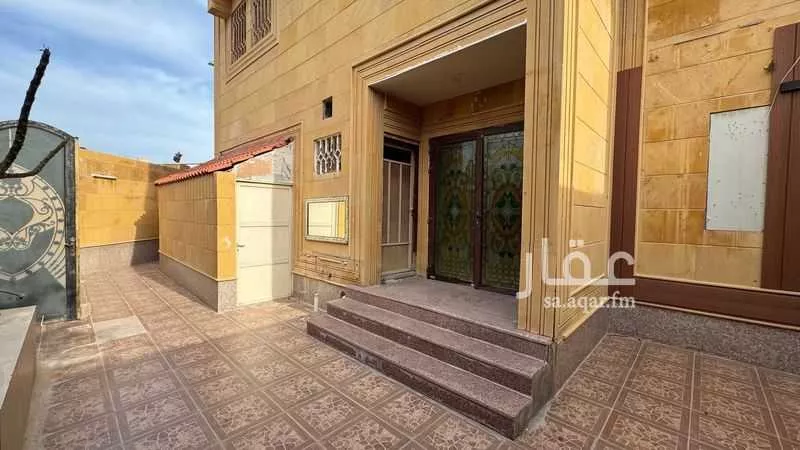 فيلا 7 غرف في الدانة الشمالية 8