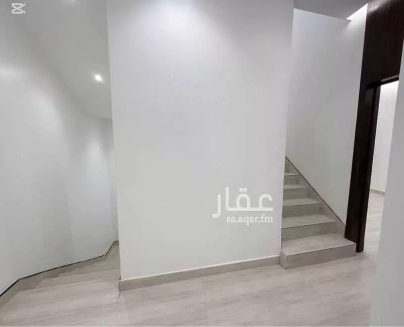 فيلا 7 غرف في العريجاء الغربية 3