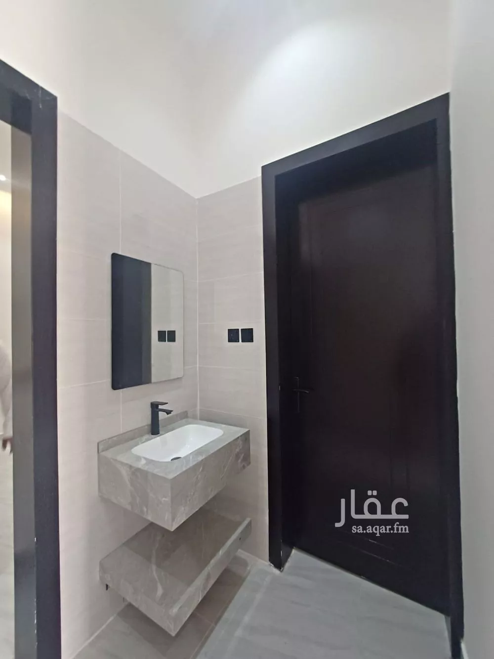 3 bedroom floor in Dirab 8