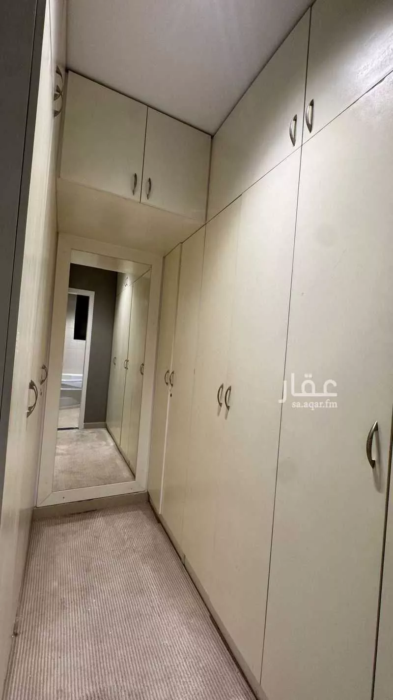 شقة 4 غرف في الحمرا 10