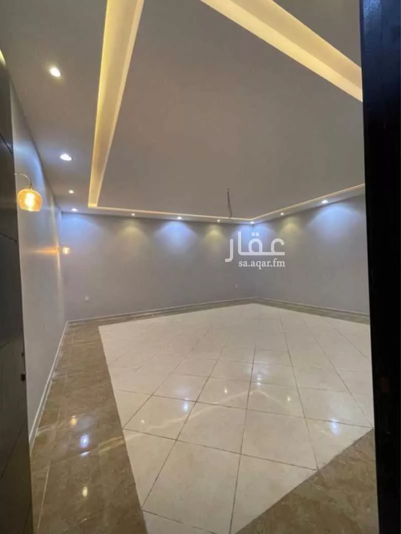 فيلا 7 غرف في طيبة 4