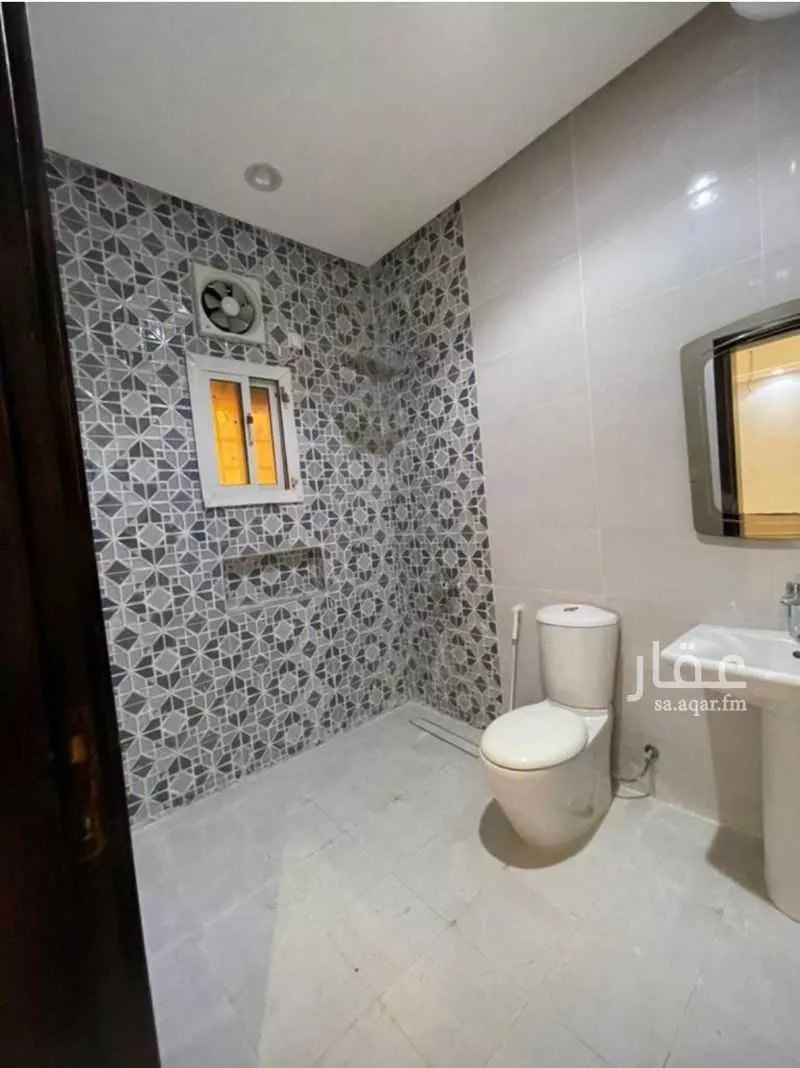 فيلا 7 غرف في طيبة 5