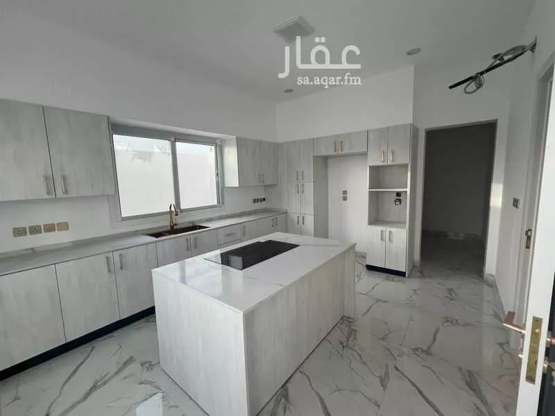 فيلا 8 غرف في الزمرد 4