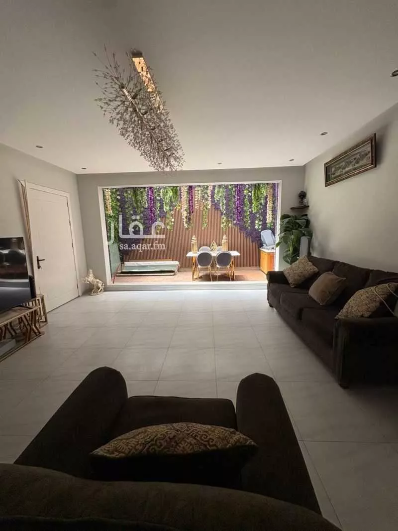 3 bedroom floor in Al Nuzhah 2