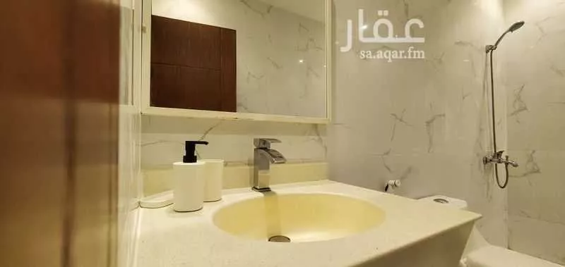 1750 sqm building in Al Nuzhah 10