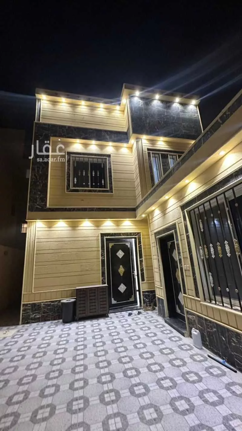 فيلا 7 غرف في العزيزية 3