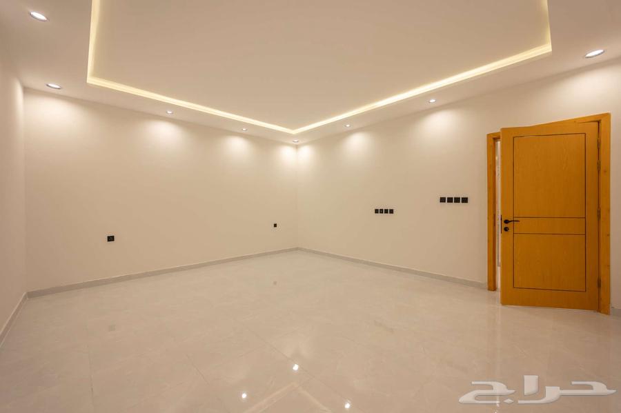 فيلا 6 غرف في الصفوة 12
