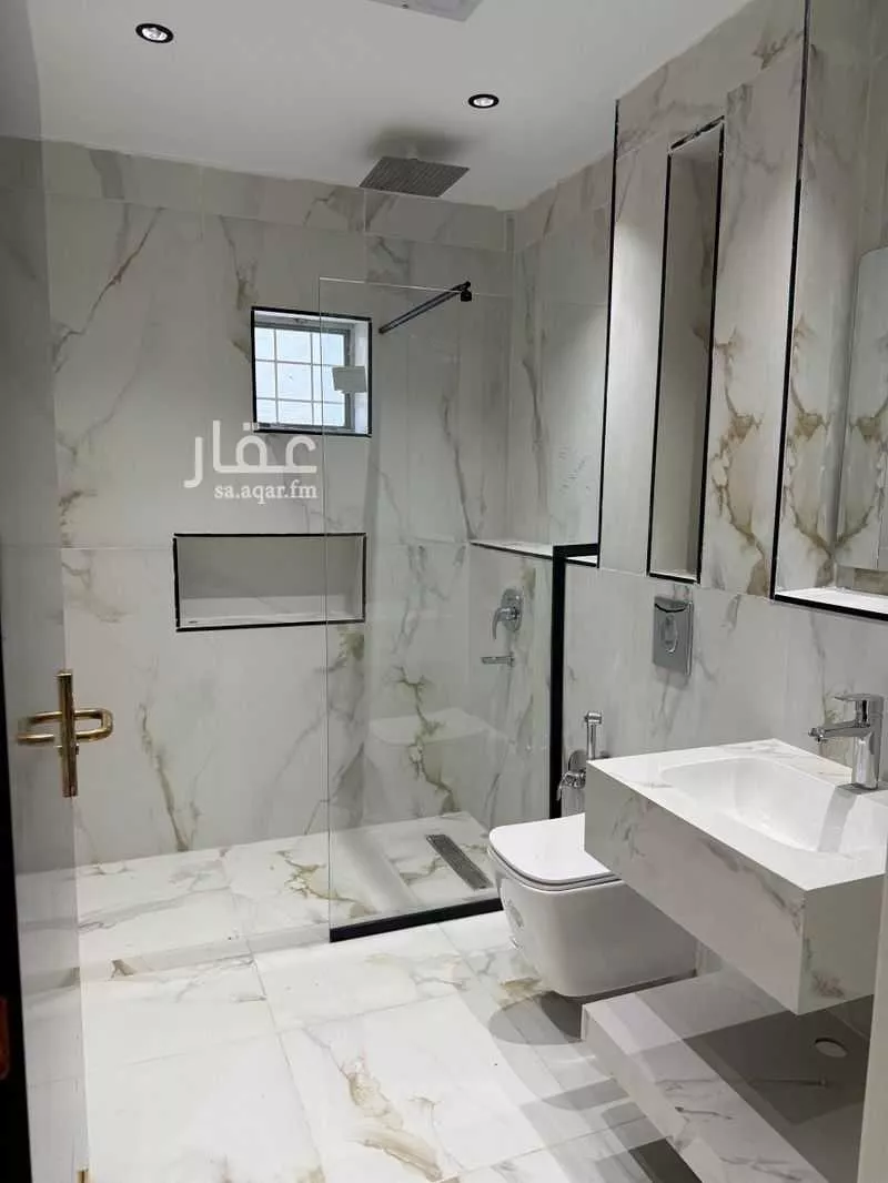 5 bedroom villa in Al Shuraybat 5