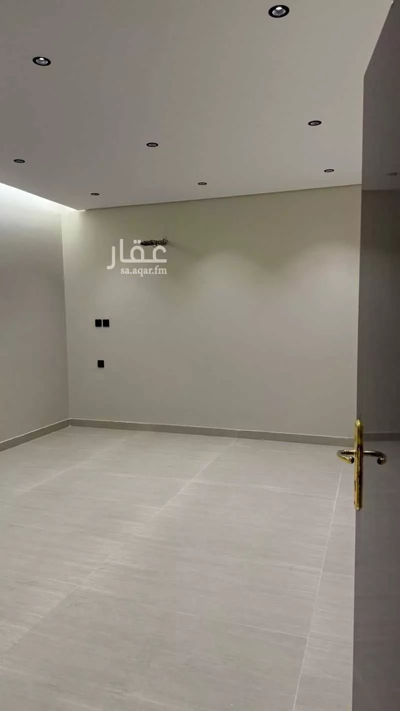 5 bedroom villa in Al Shuraybat 6