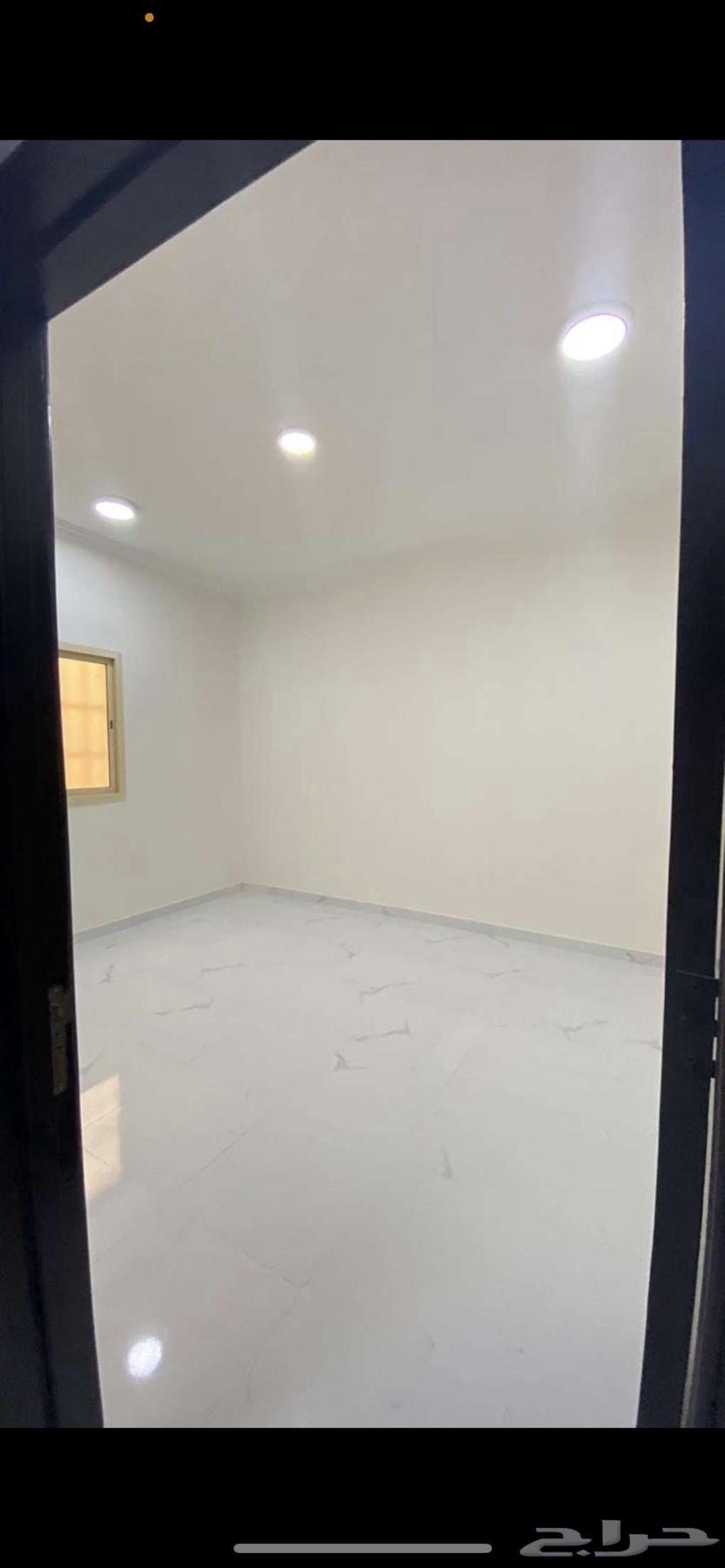 شقة 3 غرف في الرمال 4