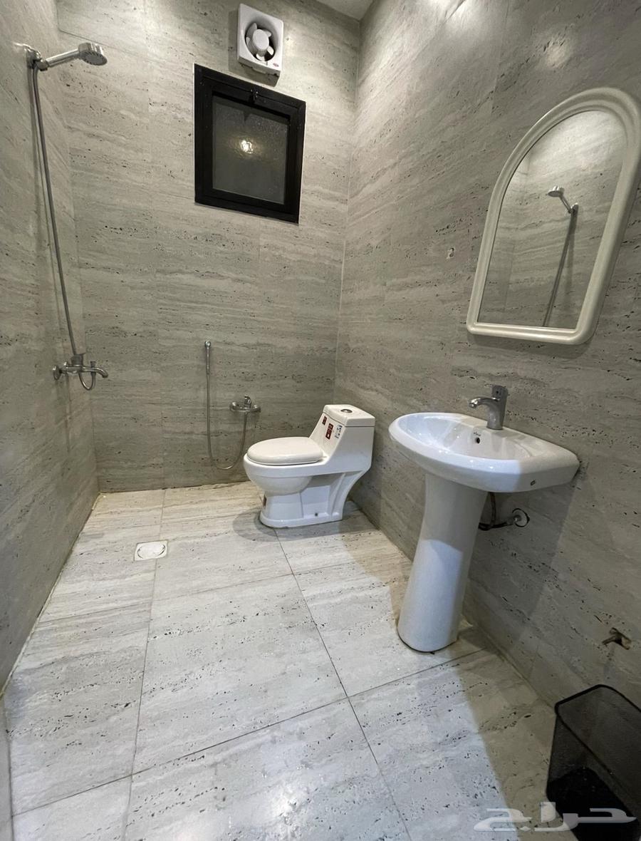 شقة 2 غرف في الرمال 10