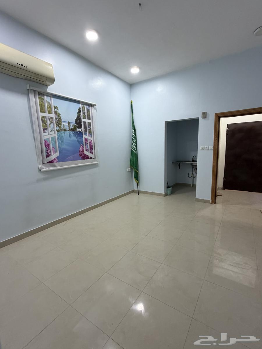 3 bedroom apartment in Al Yarmouk 3