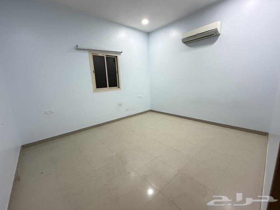 3 bedroom apartment in Al Yarmouk 4