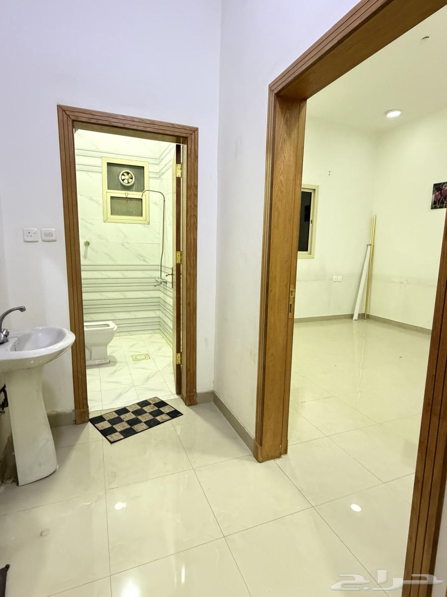 3 bedroom apartment in Al Yarmouk 5