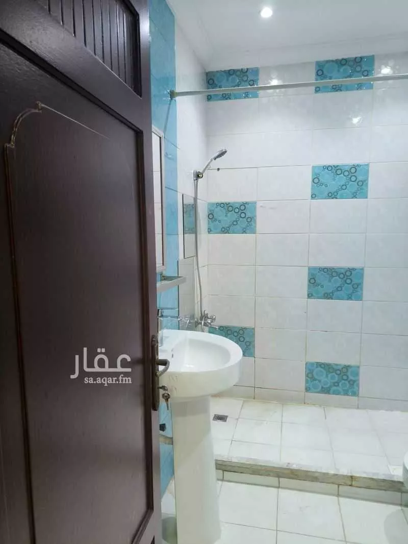 شقة 5 غرف في العزيزية 5