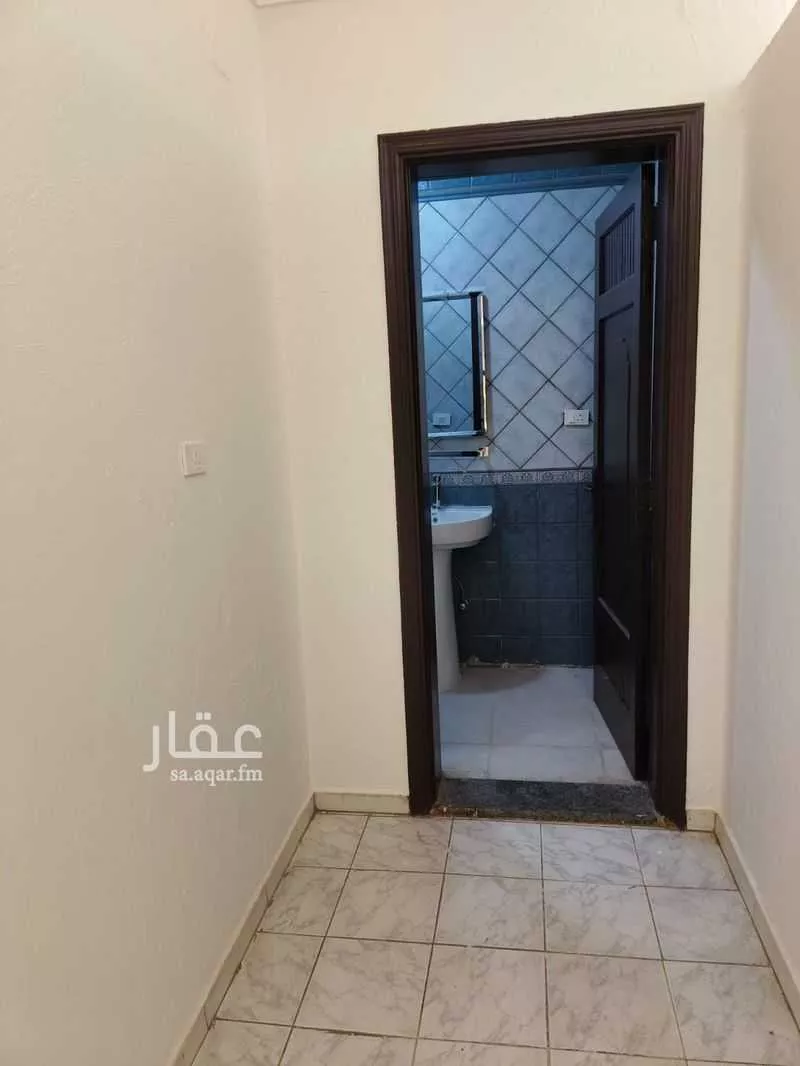 شقة 5 غرف في العزيزية 9