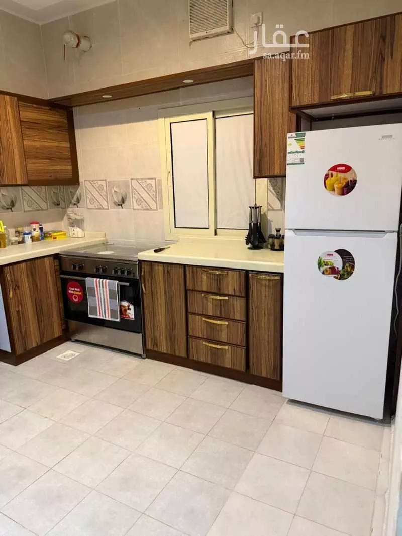 شقة 4 غرف في طيبة 5