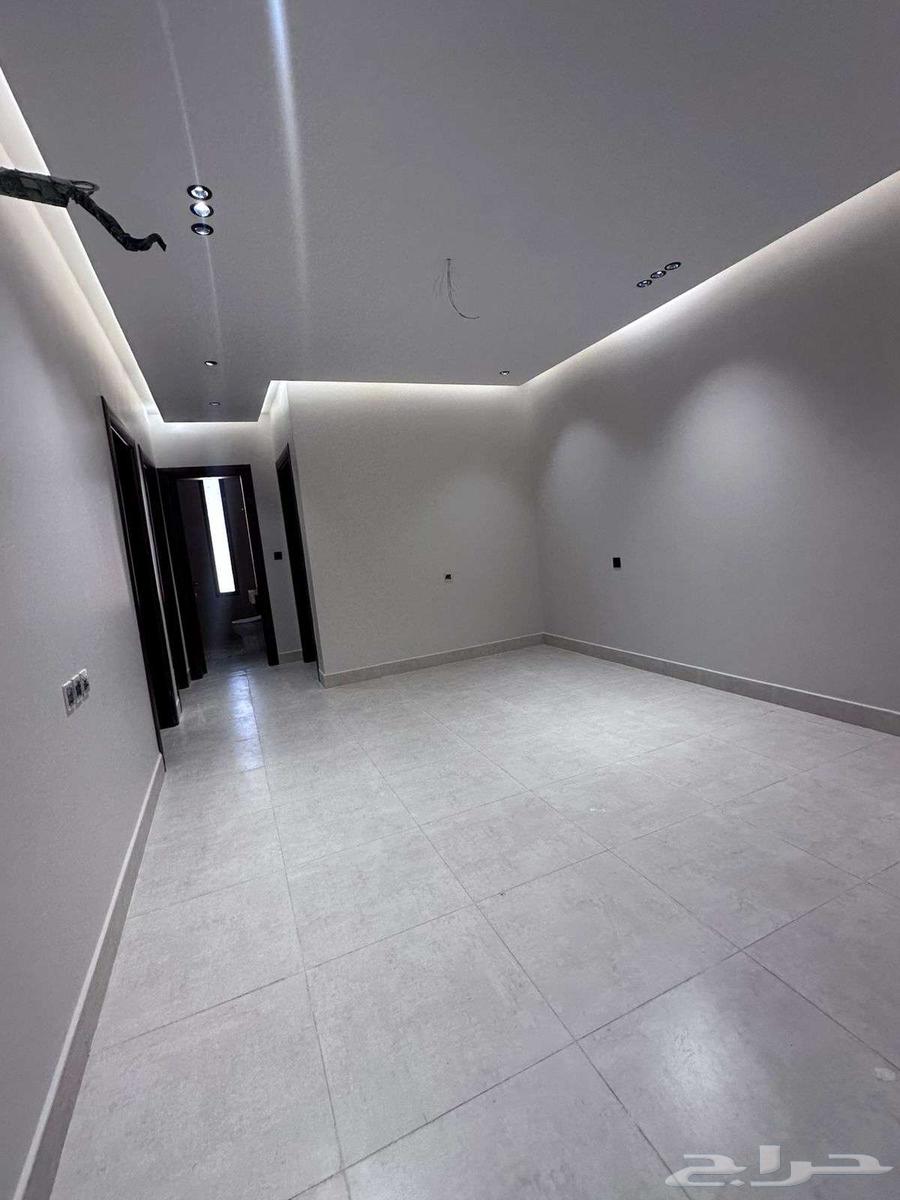 شقة 4 غرف في الروضة 4