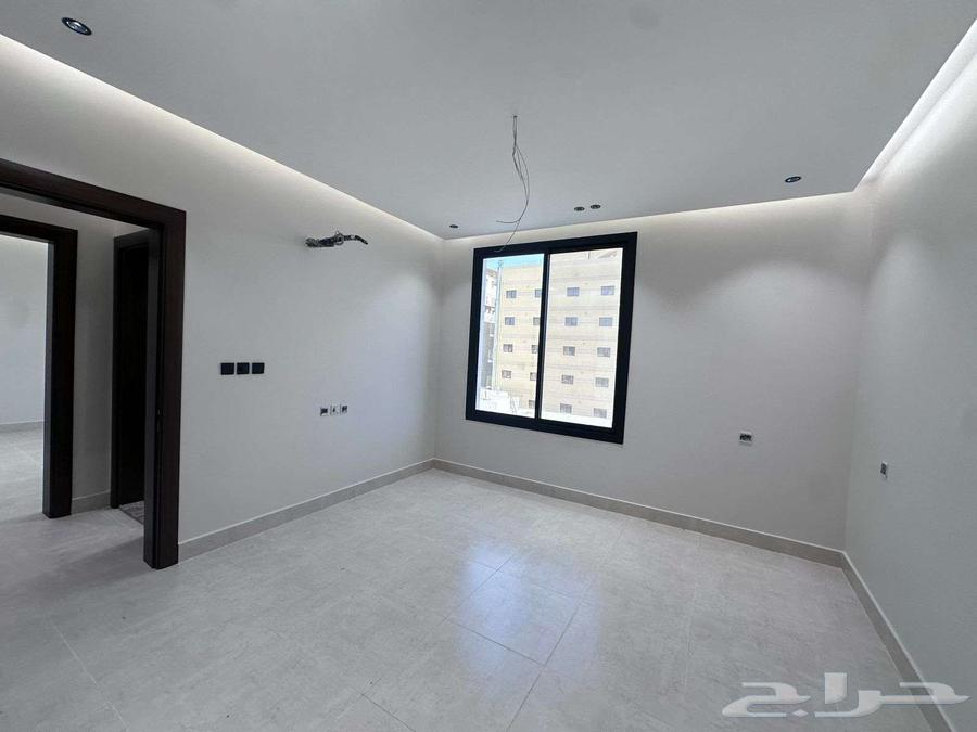 شقة 4 غرف في الروضة 5