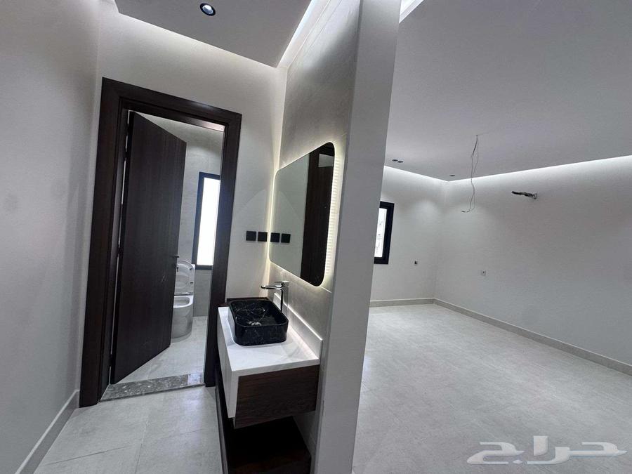 شقة 4 غرف في الروضة 7