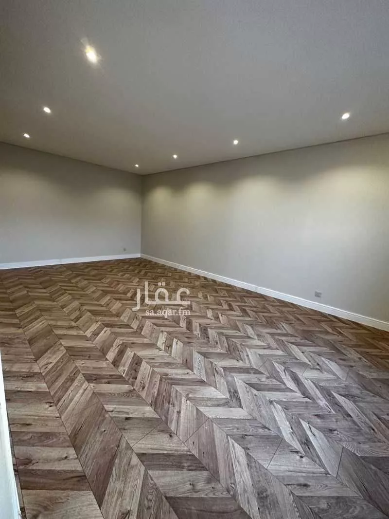 5 bedroom villa in Al Aridh 13