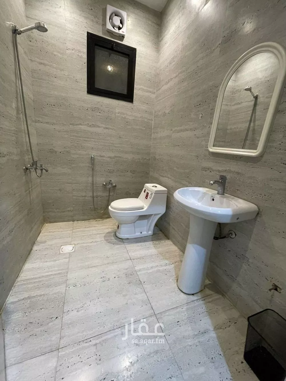 شقة 2 غرف في الرمال 10