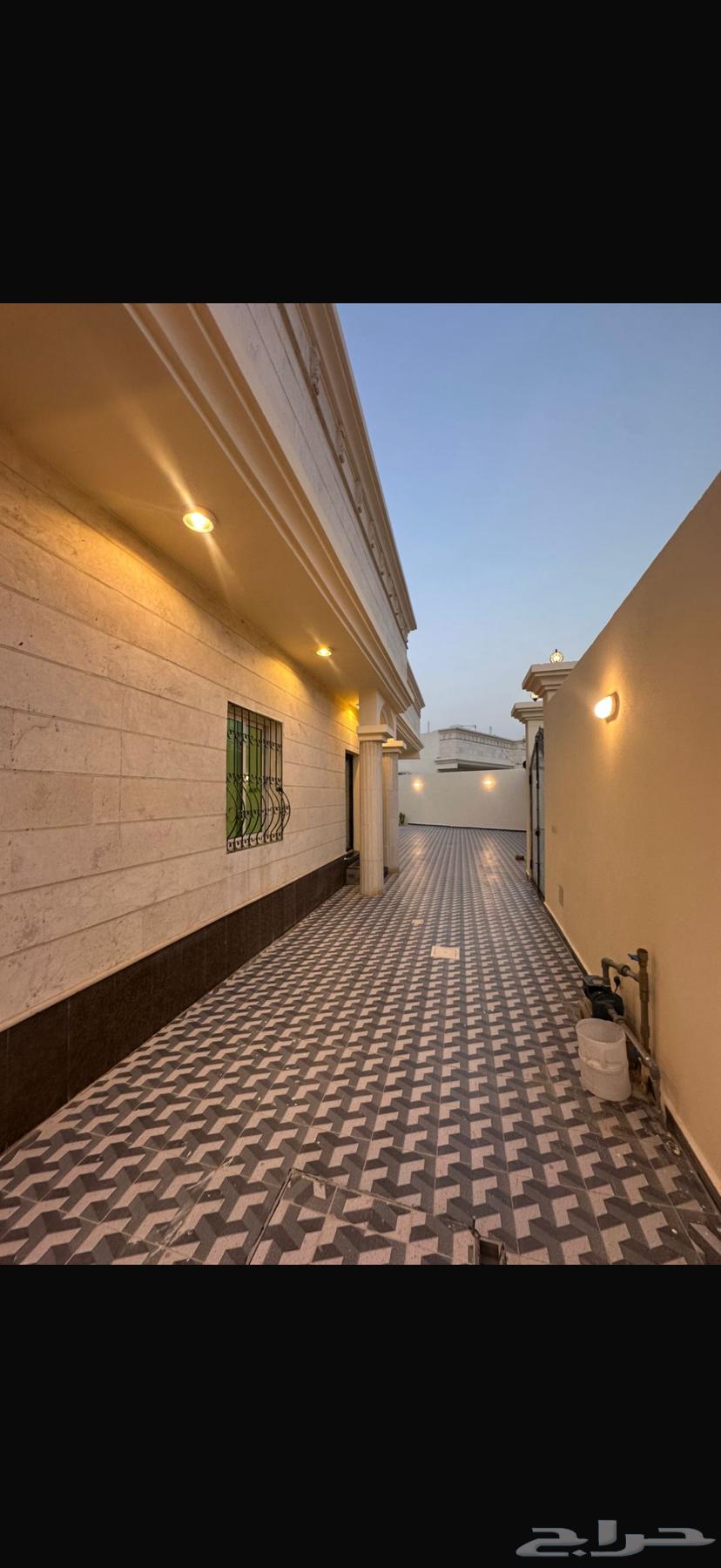 شقة 7 غرف في ضاحية الملك فهد 4