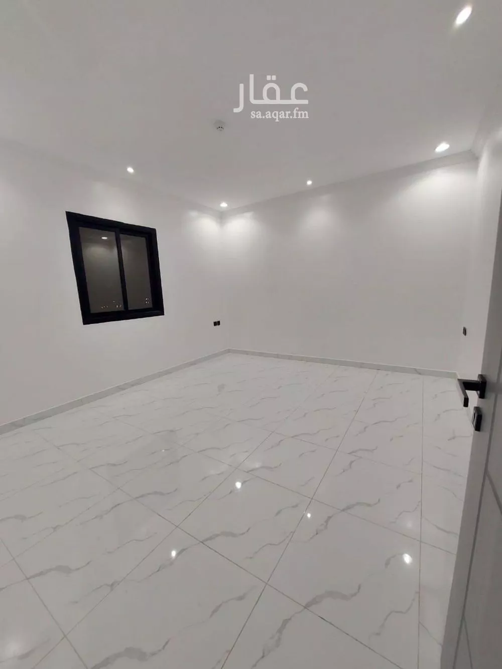 عمارة 2000 م² في الوادي 10