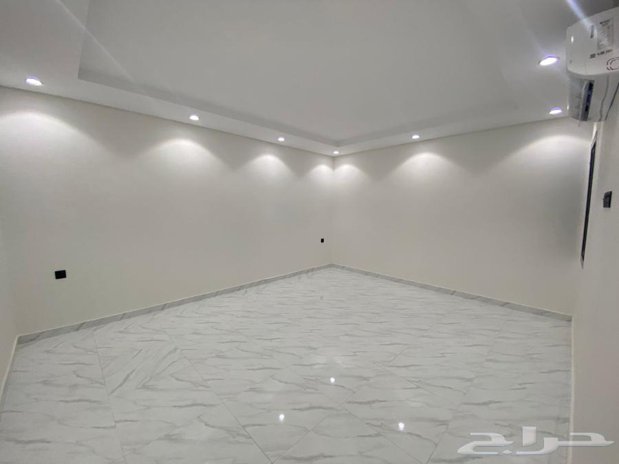 شقة 4 غرف في بطحاء قريش 7