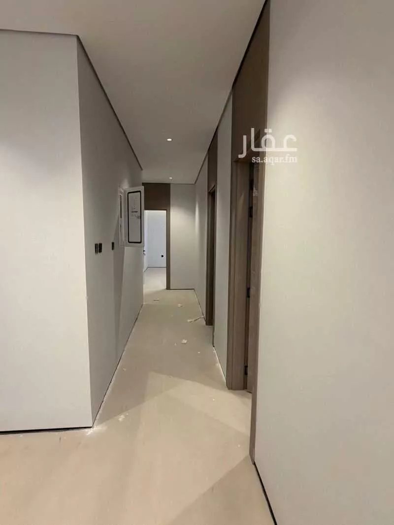 فيلا 5 غرف في الملقا 4