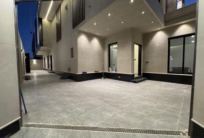 5 bedroom villa in Al Rimal 3