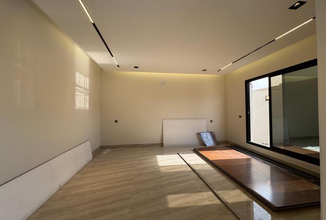 5 bedroom villa in Al Rimal 3