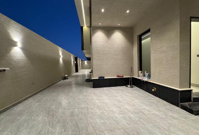 5 bedroom villa in Al Rimal 2