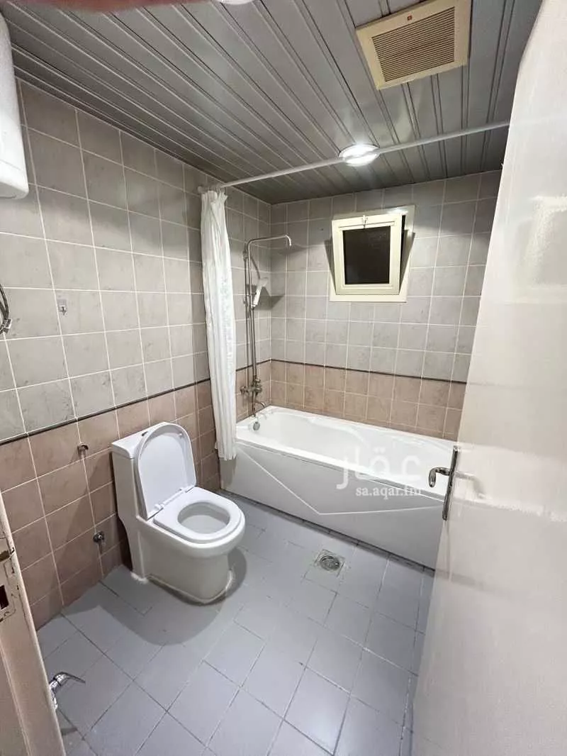 5 bedroom floor in Dhahrat Laban 11