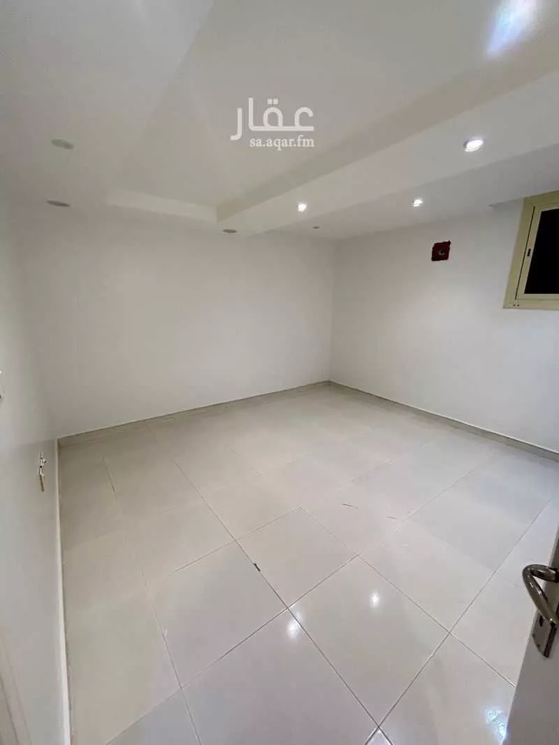 5 bedroom floor in Dhahrat Laban 6