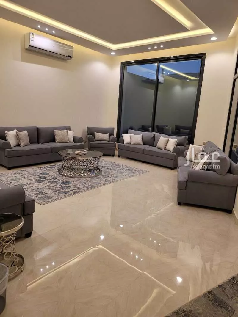 فيلا 6 غرف في العارض 3