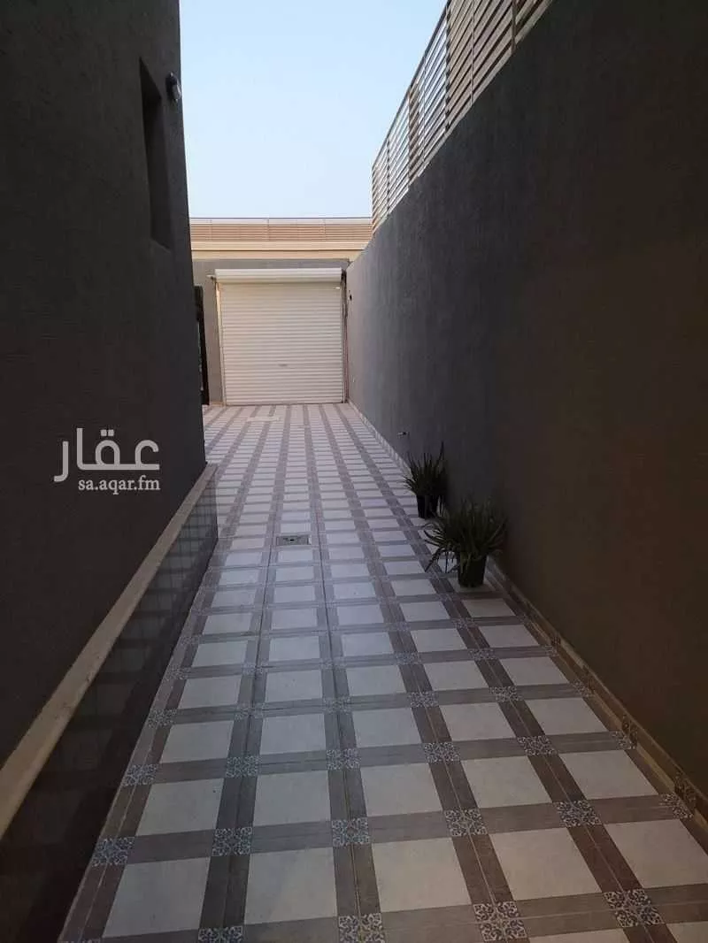 فيلا 6 غرف في العارض 8