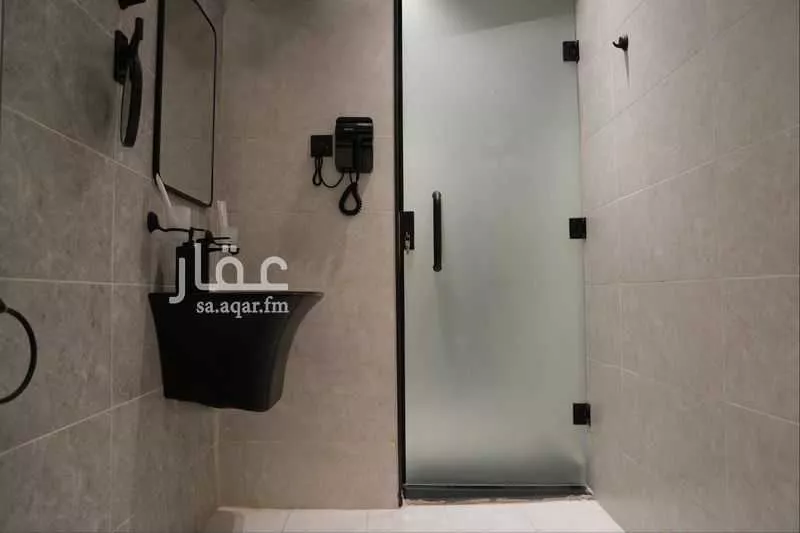 شقة 1 غرف في الملقا 7