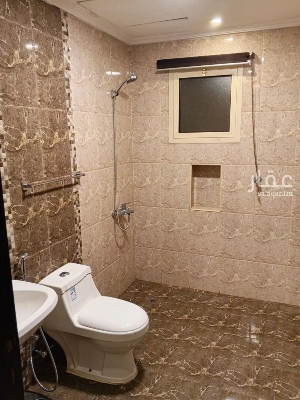 شقة 5 غرف في الدوحة الجنوبية 17