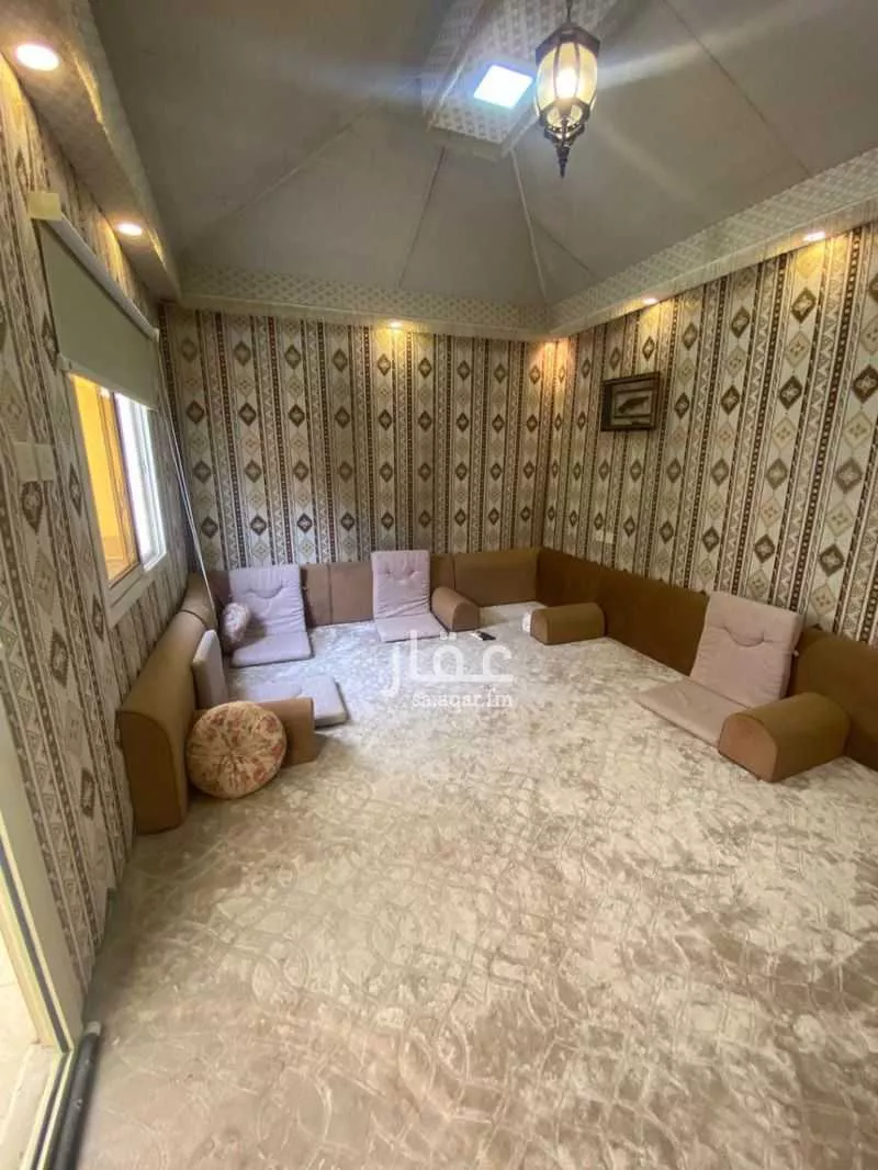 فيلا 5 غرف في طيبة 11