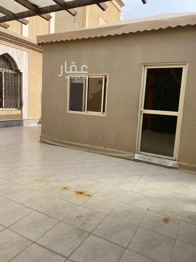 فيلا 5 غرف في طيبة 9